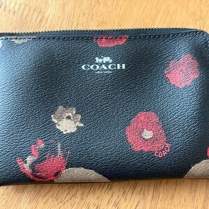 Coach Corner Zip Wristlet in Halftone Floral Print